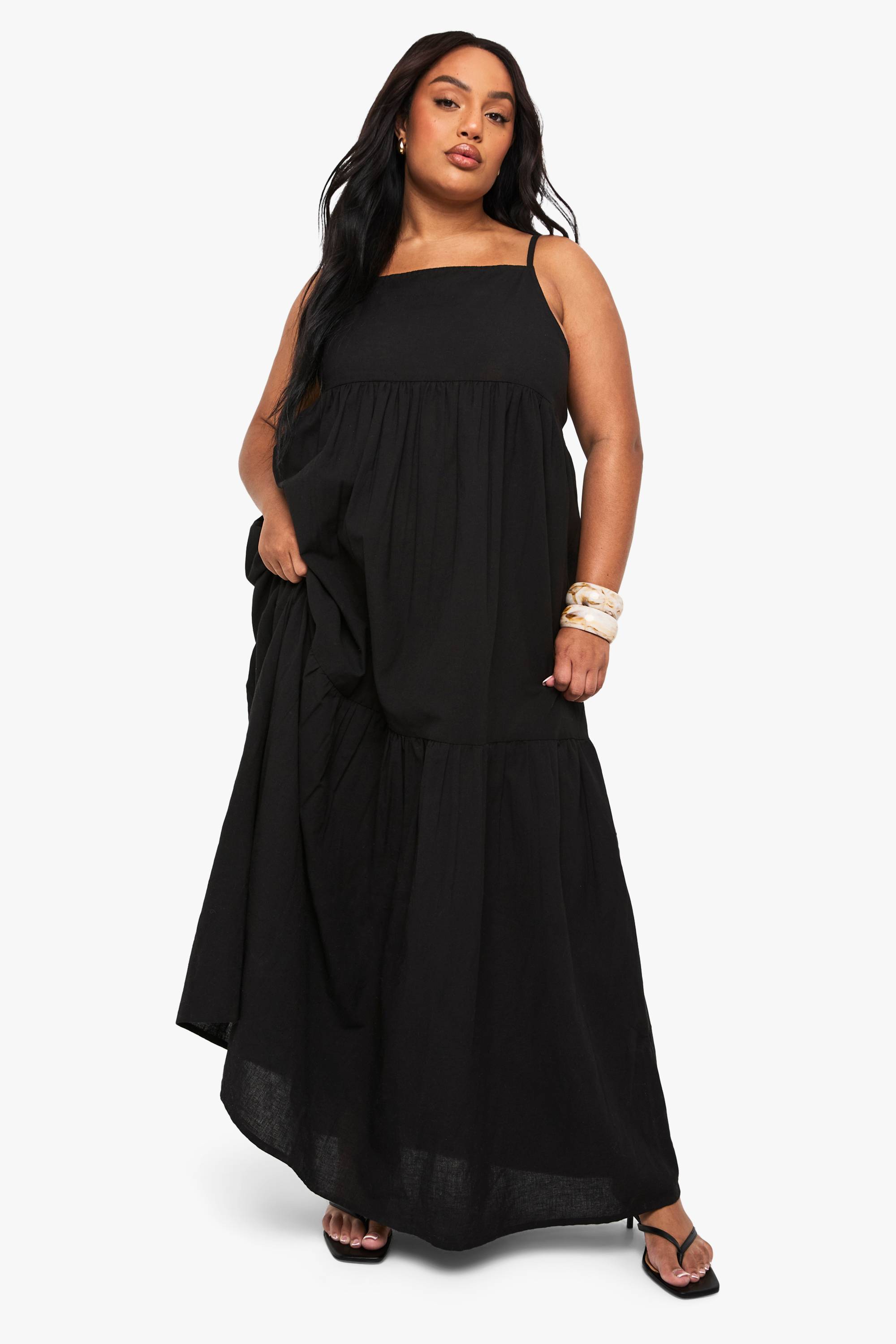 boohoo Robe Maxi À Bretelles Effet Lin À Volants Étagés Grande Taille