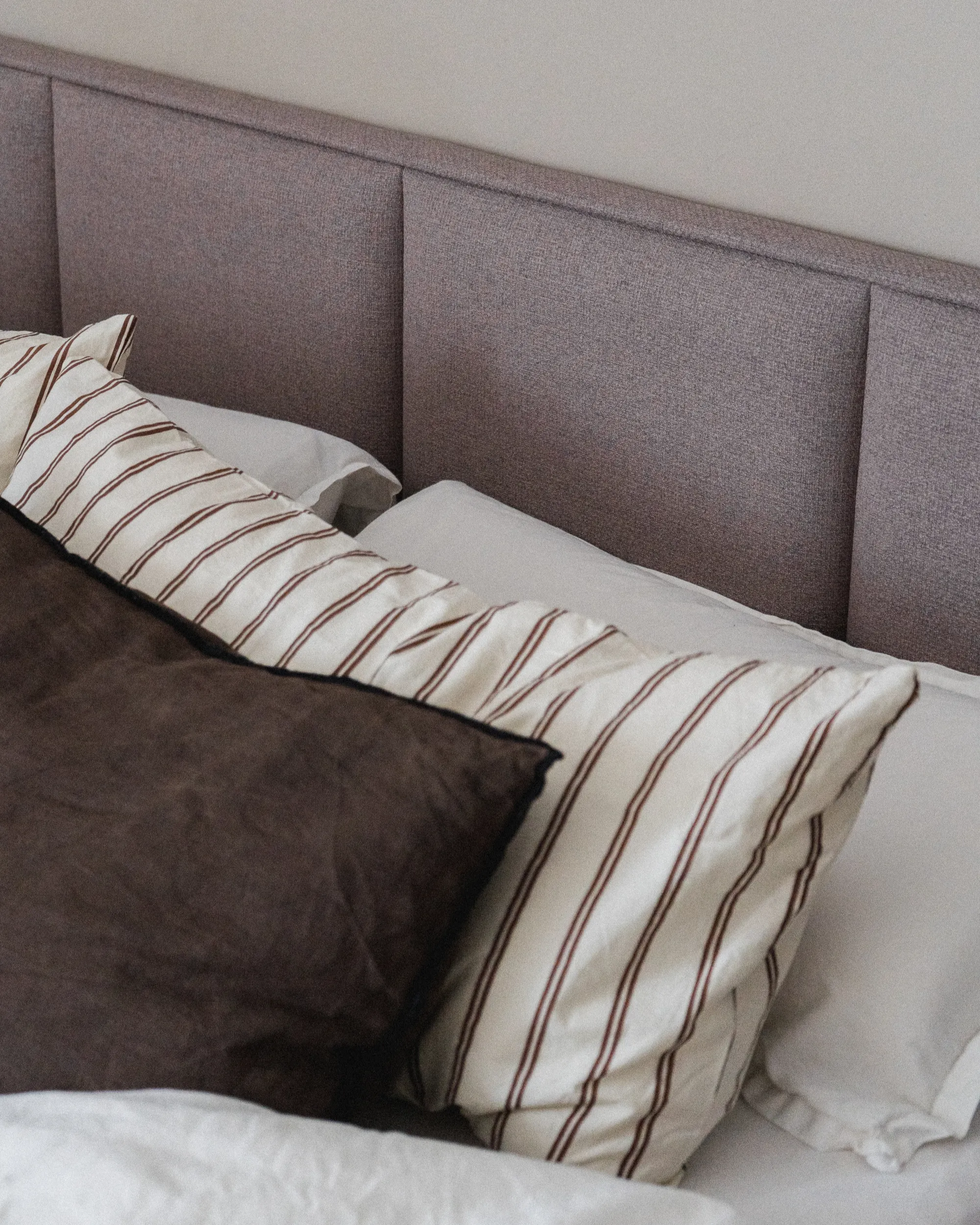 Boxspring met opbergruimte Stof BARONET 180 x 200 cm Taupe