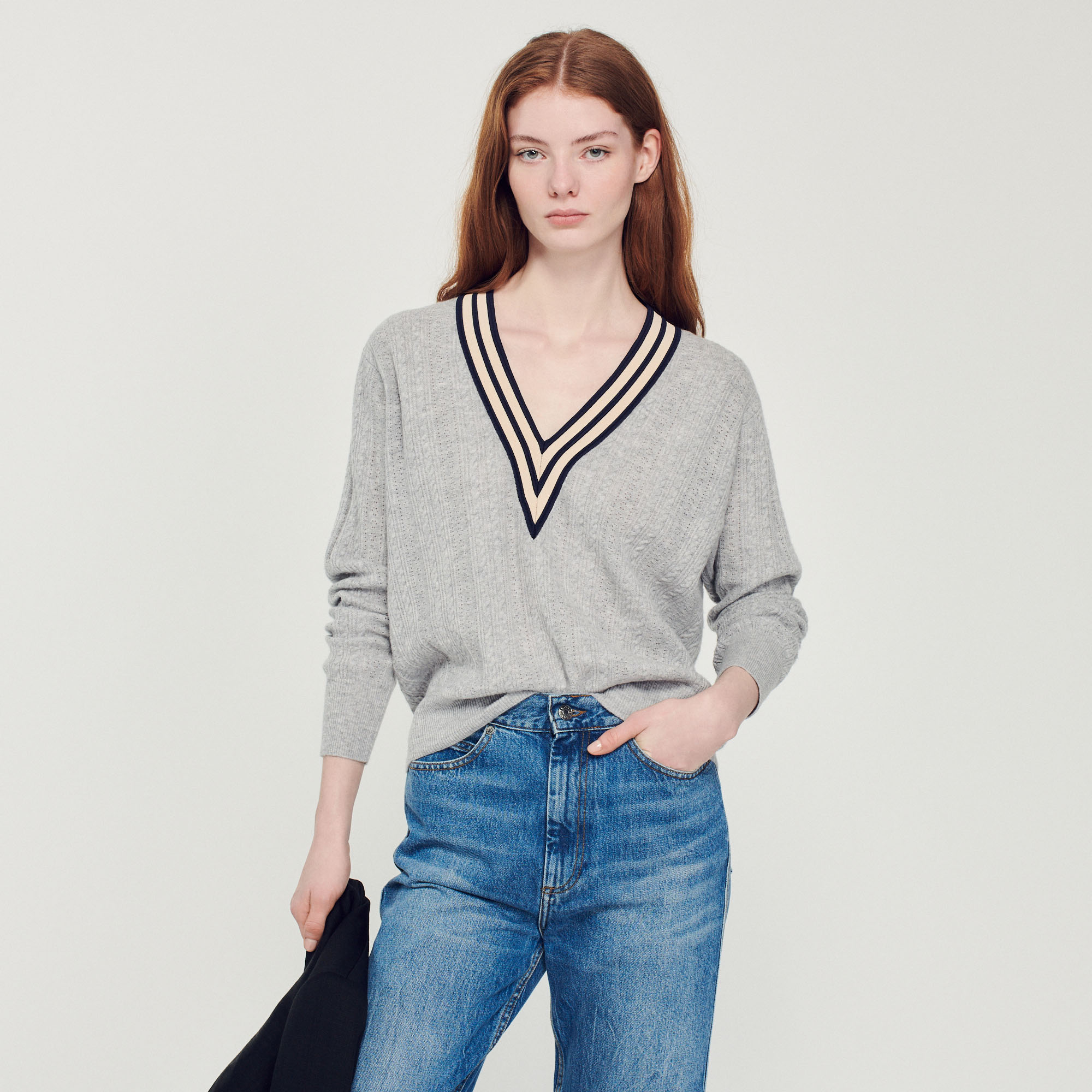 Pull á col V profond bicolore