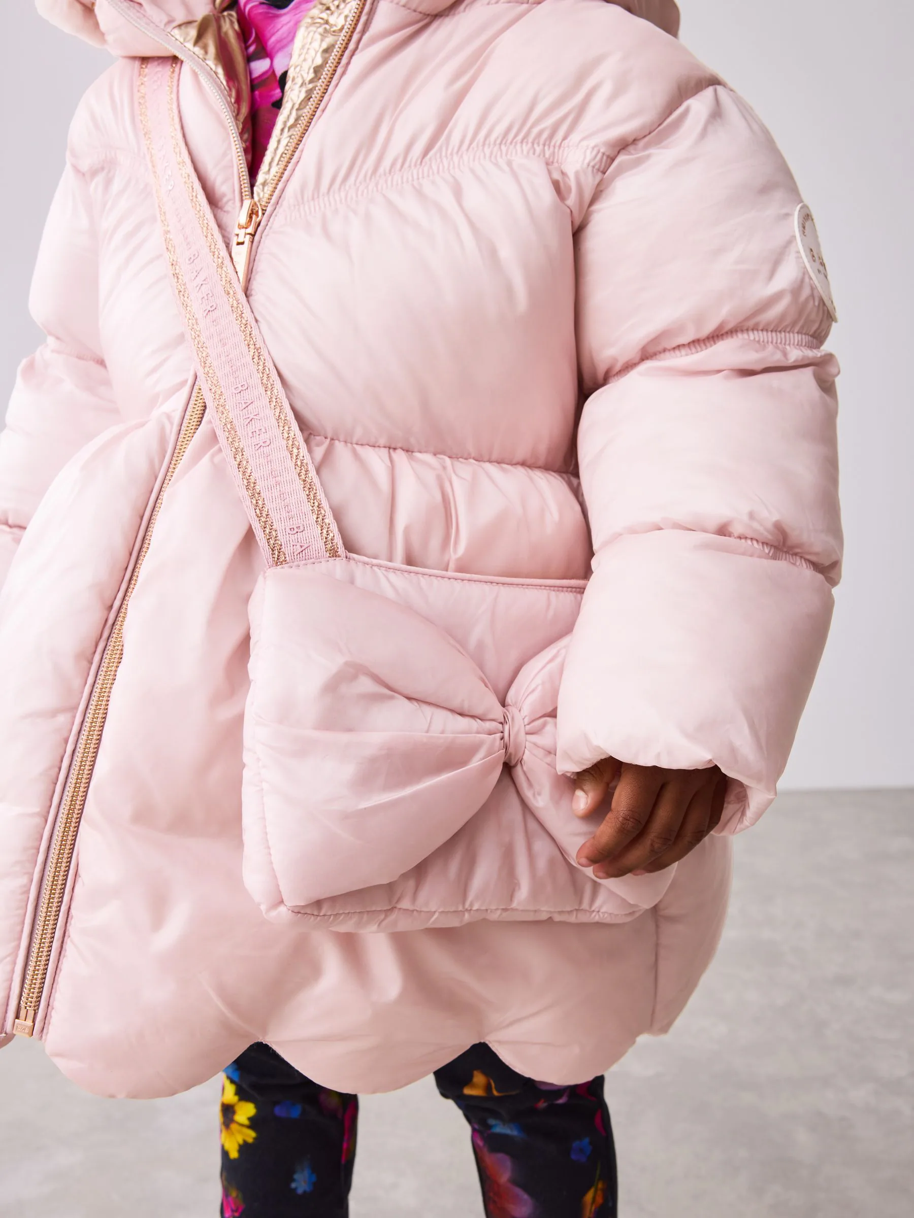 Roze - Baker by Ted Baker Regenbestendige gewatteerde jas met geschulpte rand en afneembare tas