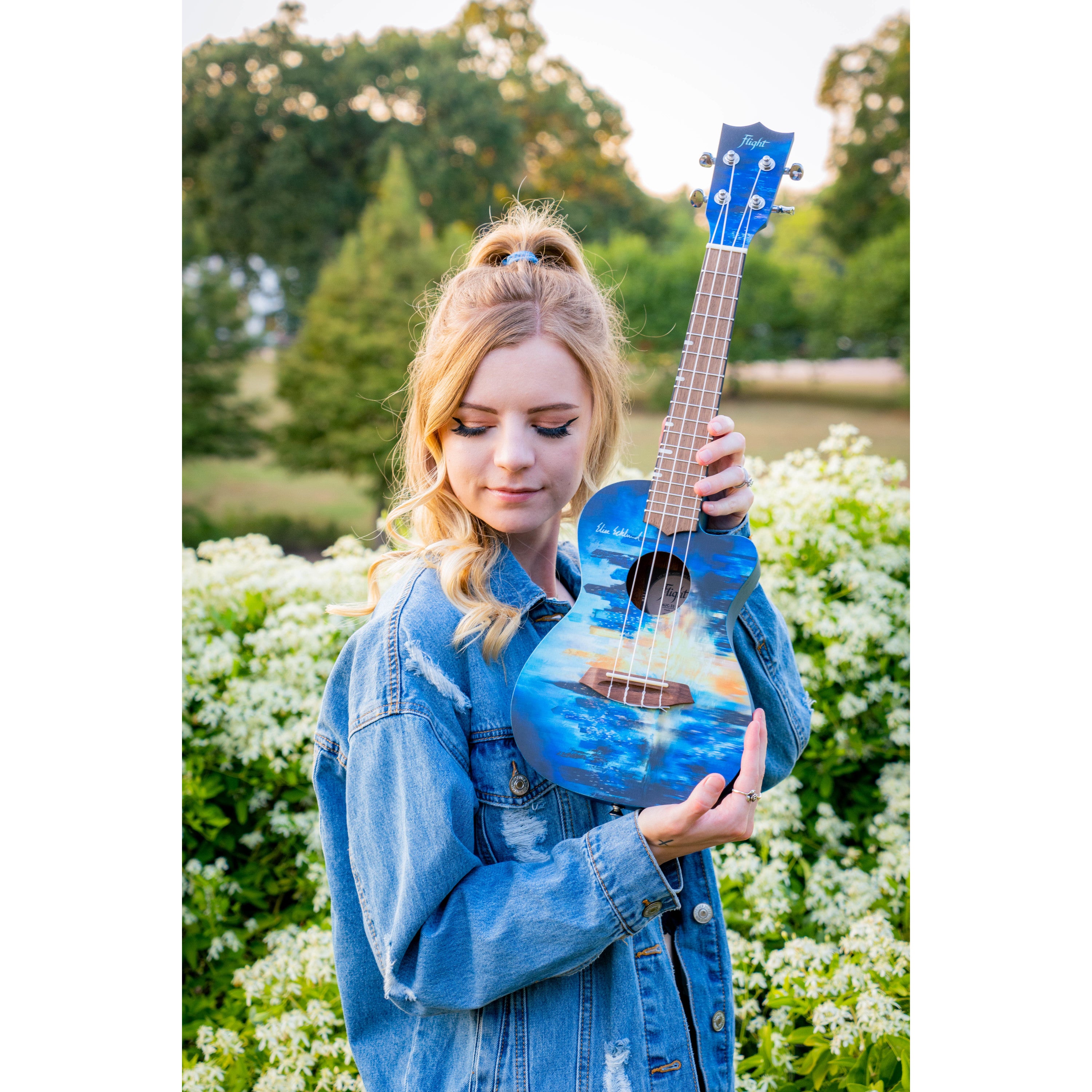 Flight Elise Ecklund City Signature concert ukelele met padded gigbag, boekje en stickers