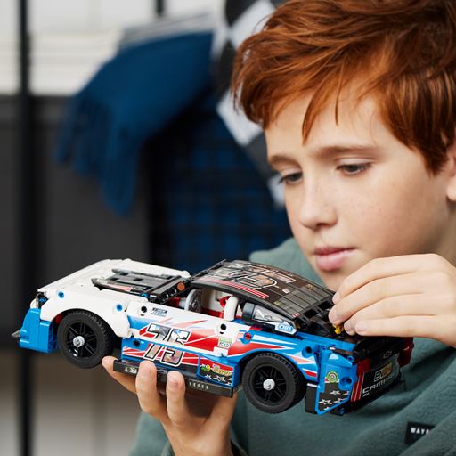 LEGO Technic NASCAR® Next Gen Chevrolet Camaro ZL1 - 42153