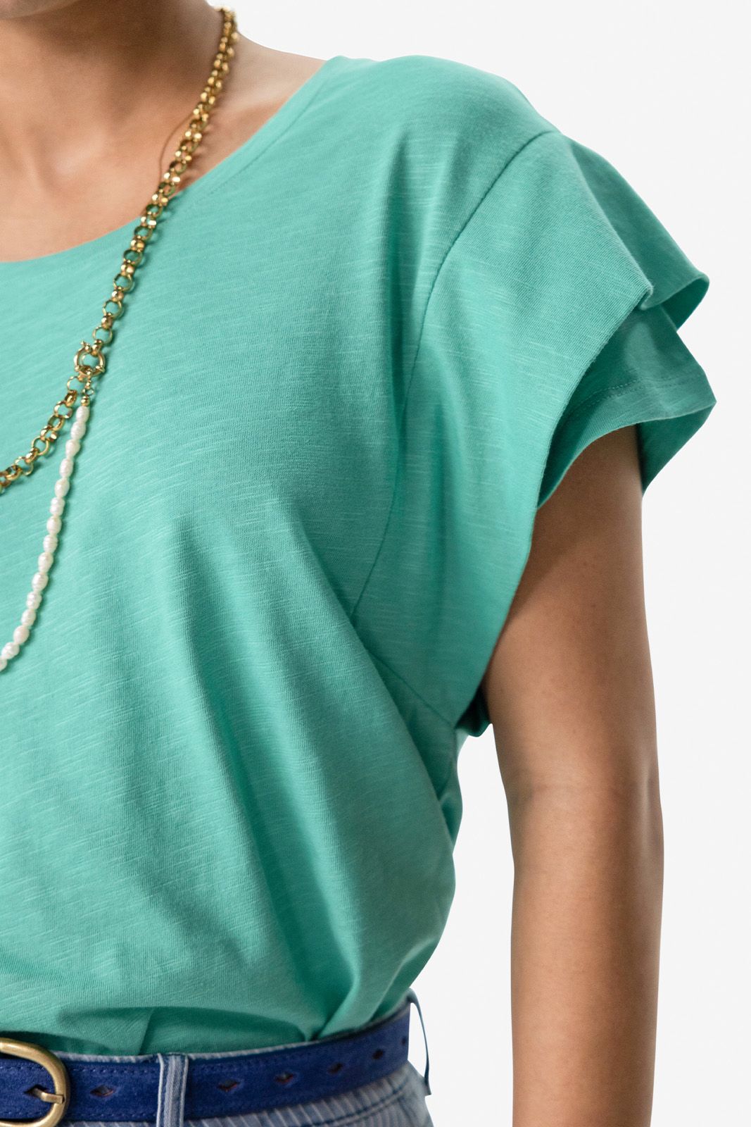 Turquoise T-shirt met schouderdetails