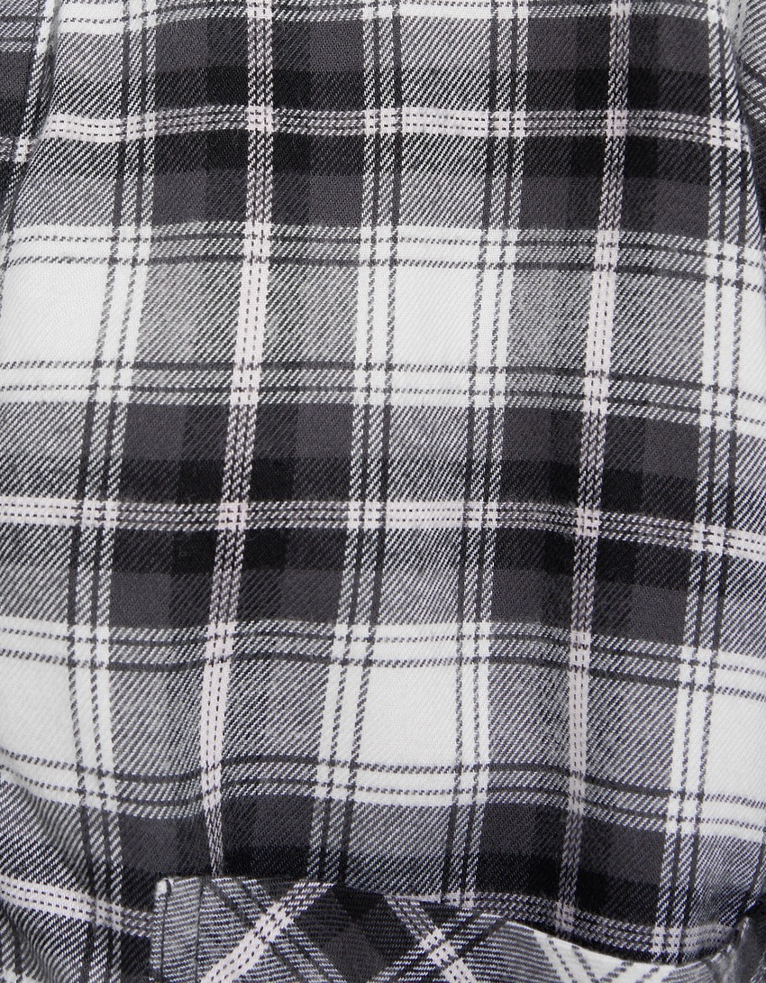 Camisa xadrez cropped de manga comprida