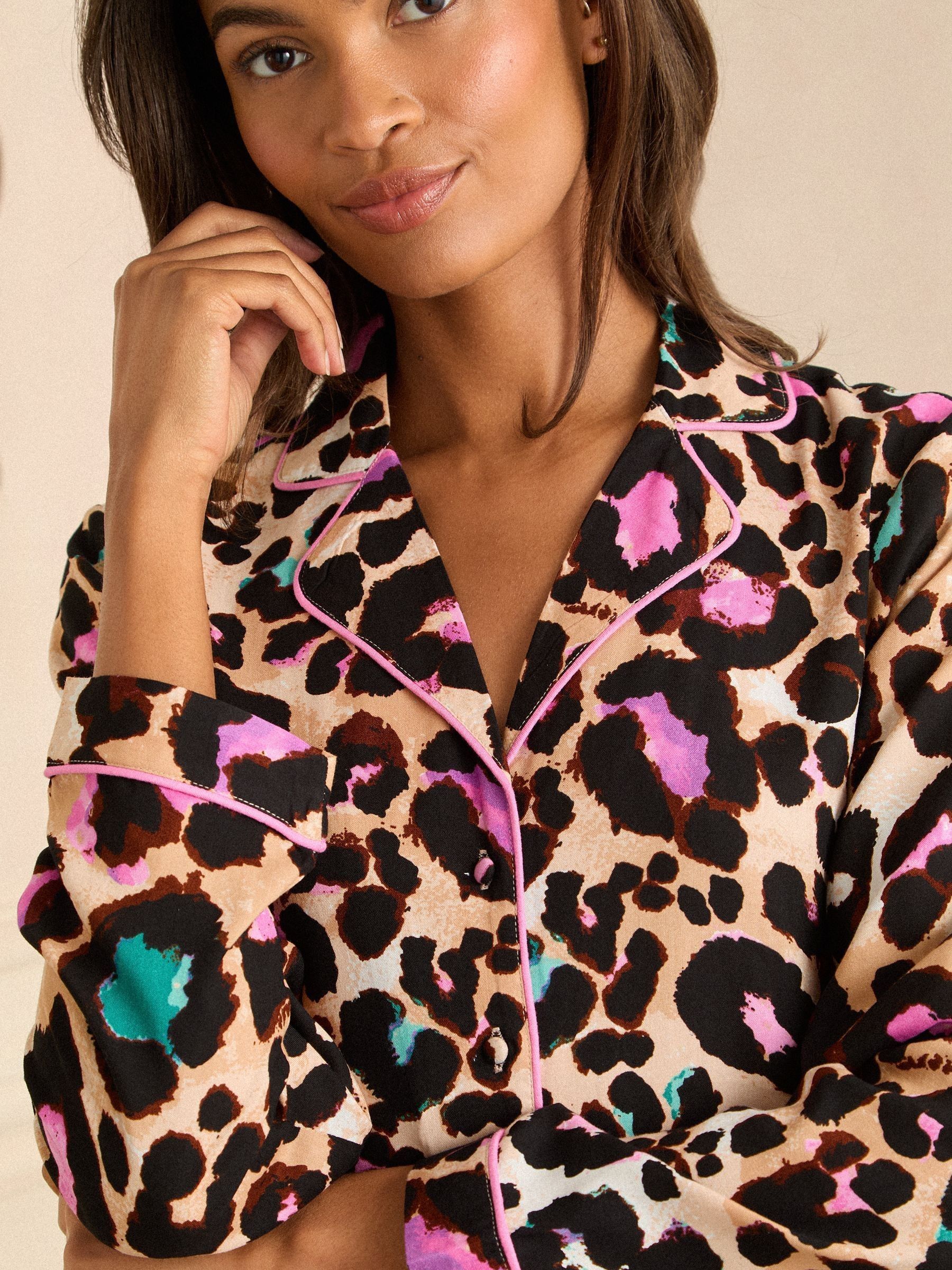 Bruin - Love & Roses Button Down Pyjamas Set