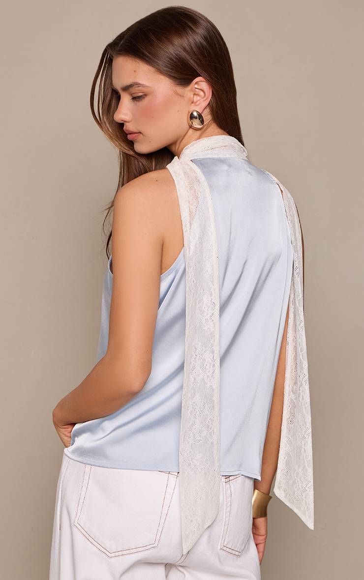 Bleu Clair Haut Long En Satin Avec Foulard En Dentelle Contrastée