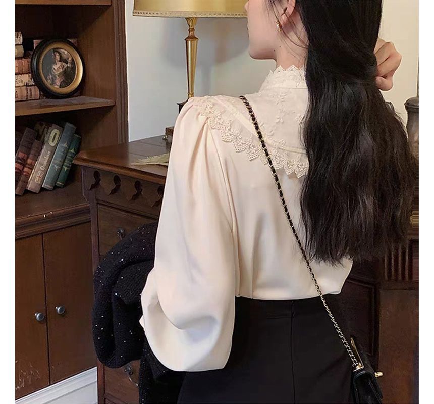 Everose - Blouse met lange mouwen, col, effen kantpaneel en knoopjes