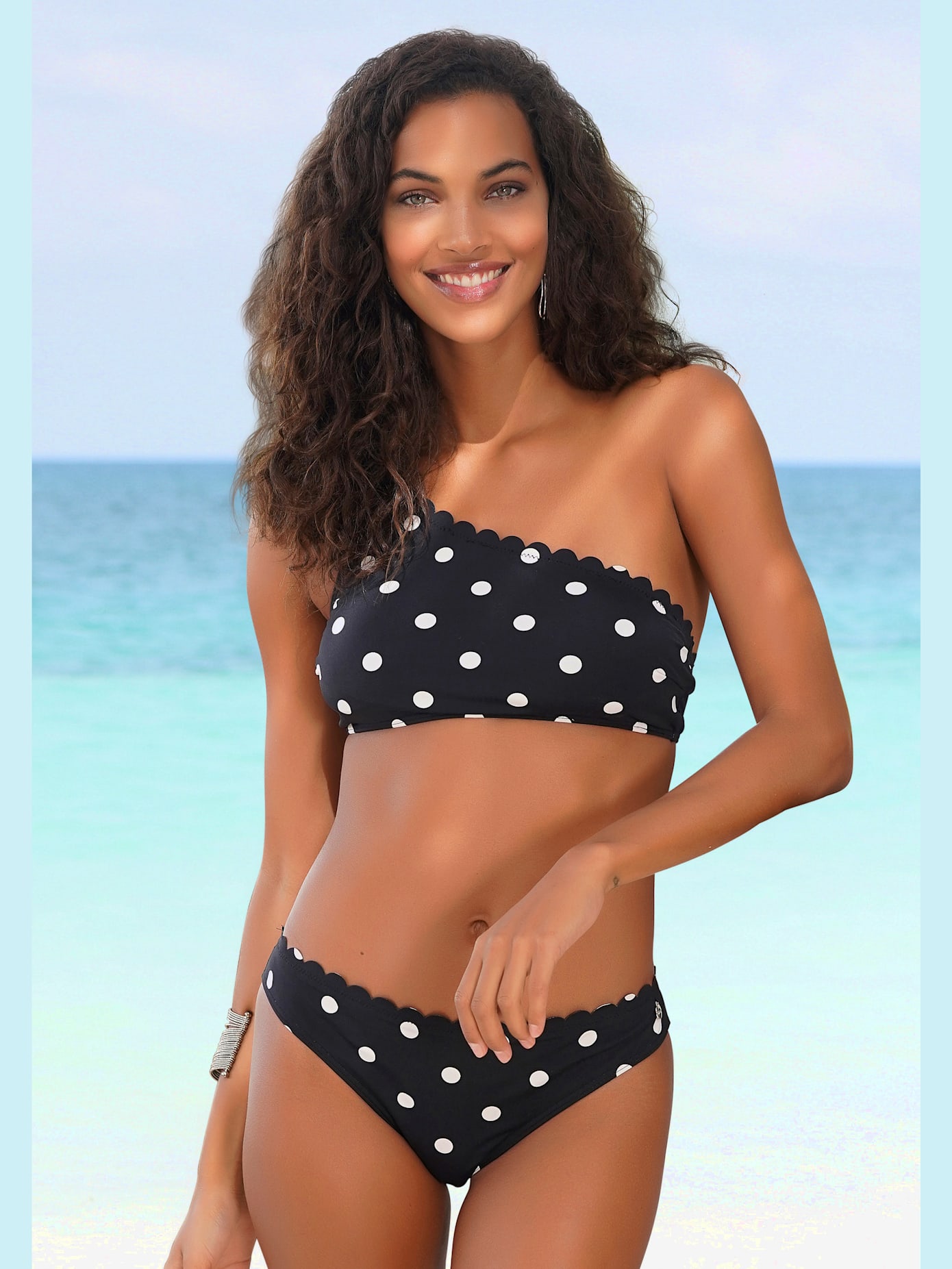 Bas de maillot de bain design tendance avec bordure cocotte