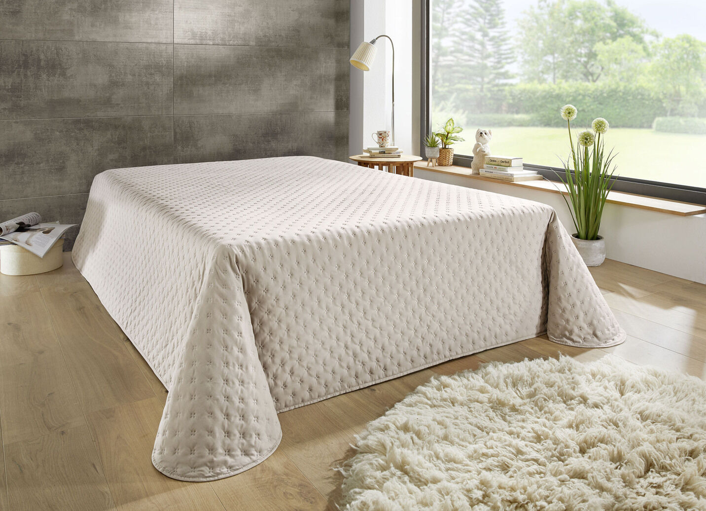 Tagesdecke mit Steppung und Bandeinfassung