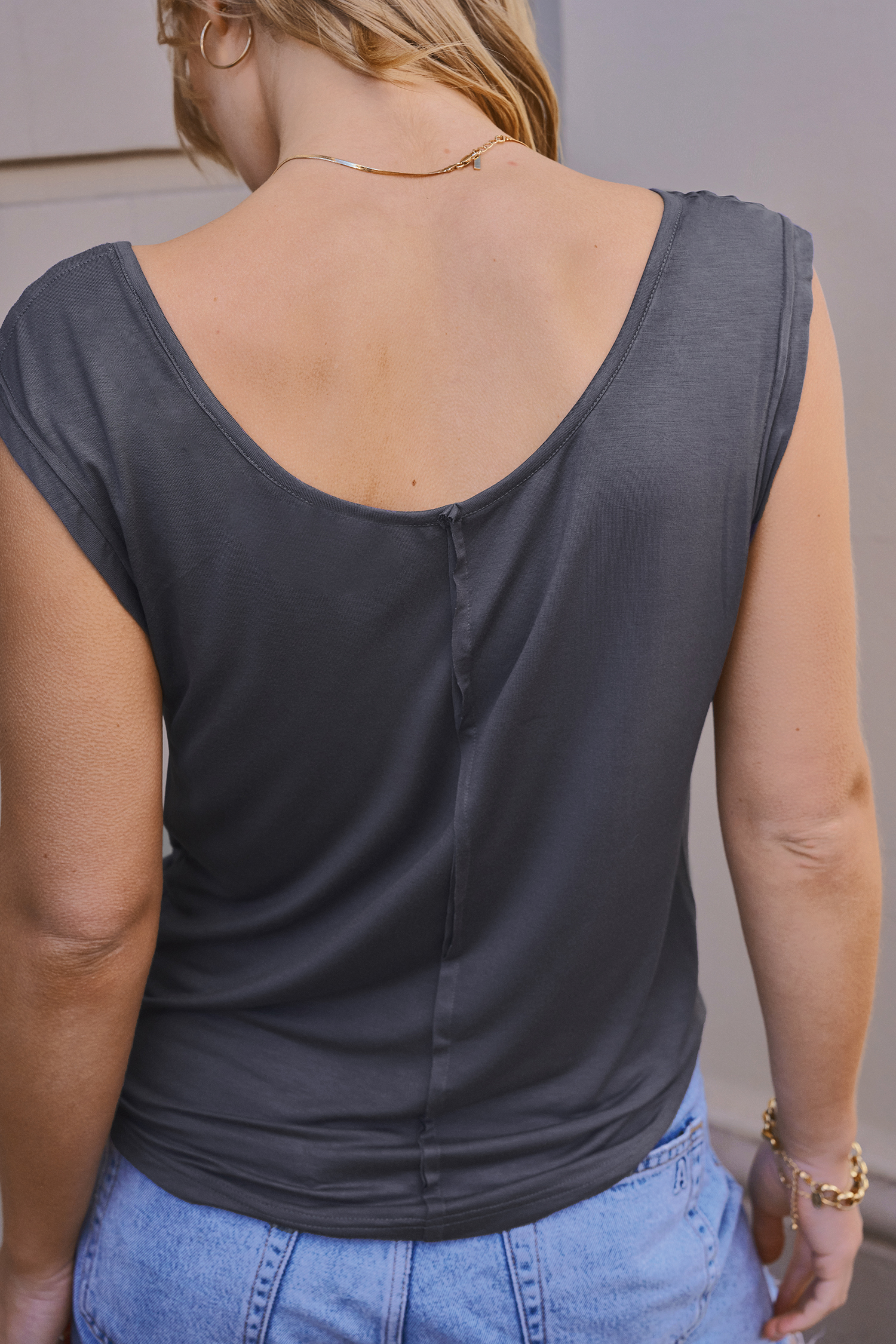 T-shirt en jersey à col scoop et manches courtes gris charbon