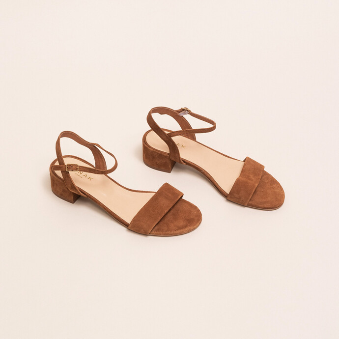 Sandales à talons carrés  en velours cognac