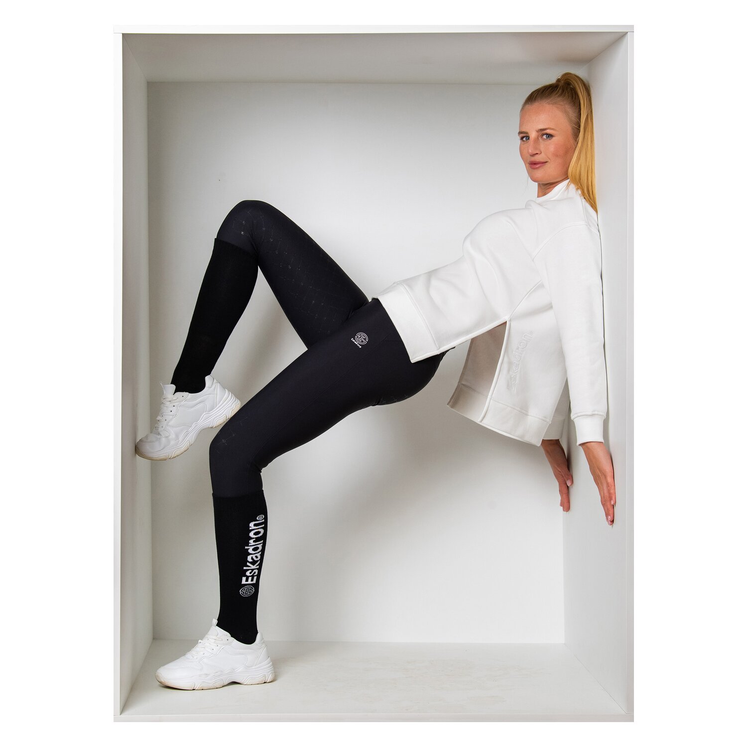 ESKADRON Dynamic Sweatshirt Oversized  - white