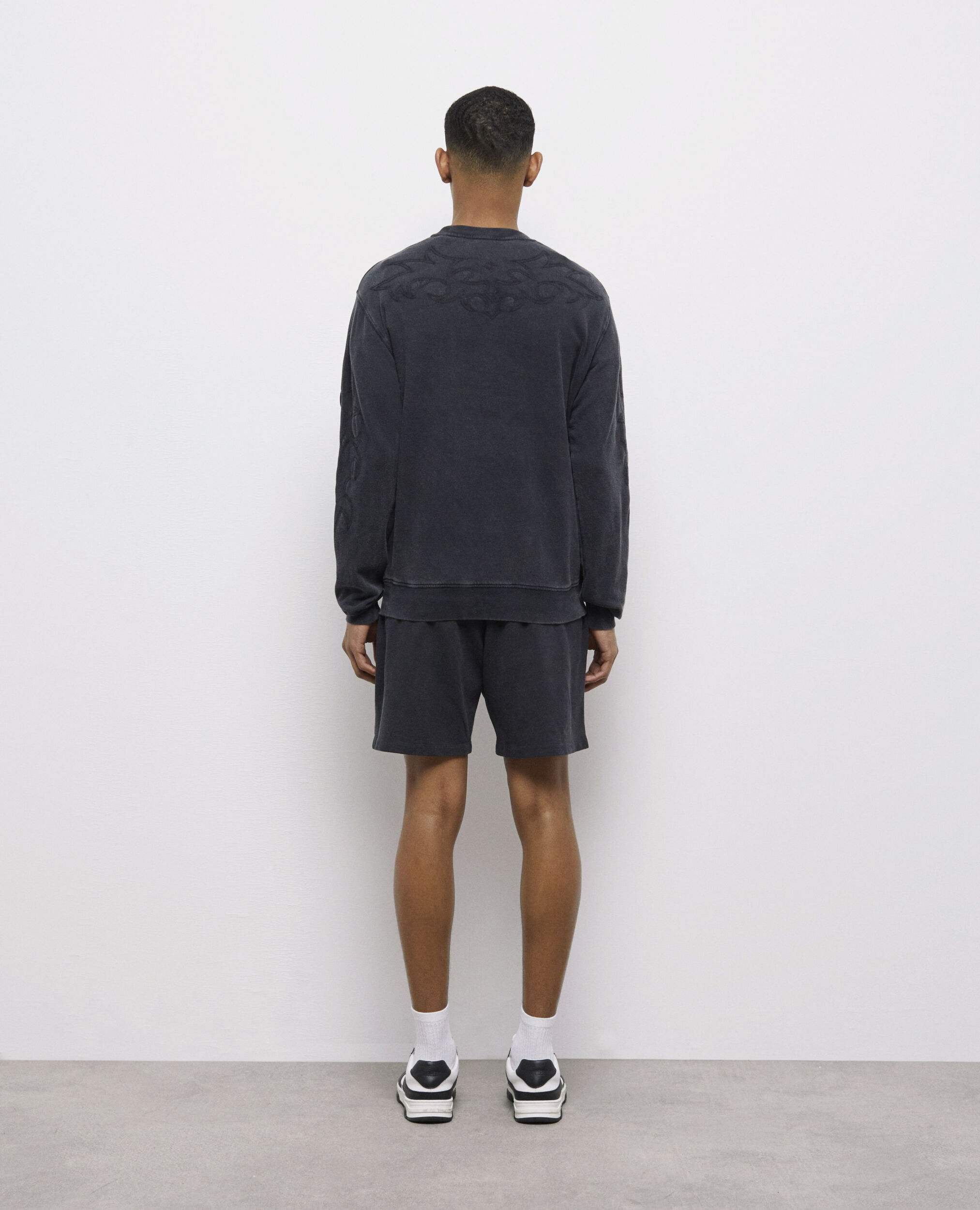 Sweatshirt noir avec broderie Western