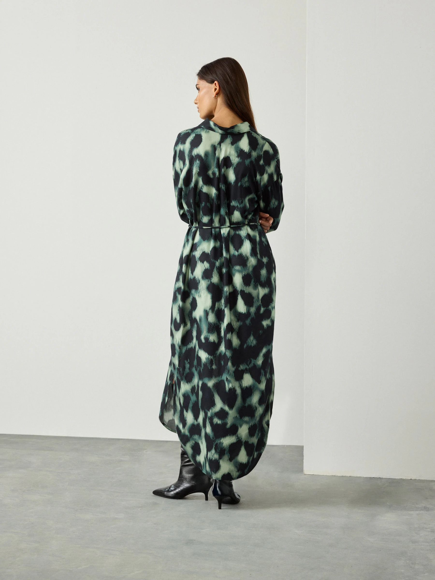 Zwart/groene dierenprint - Long Sleeve Tie Waist Shirt Dress