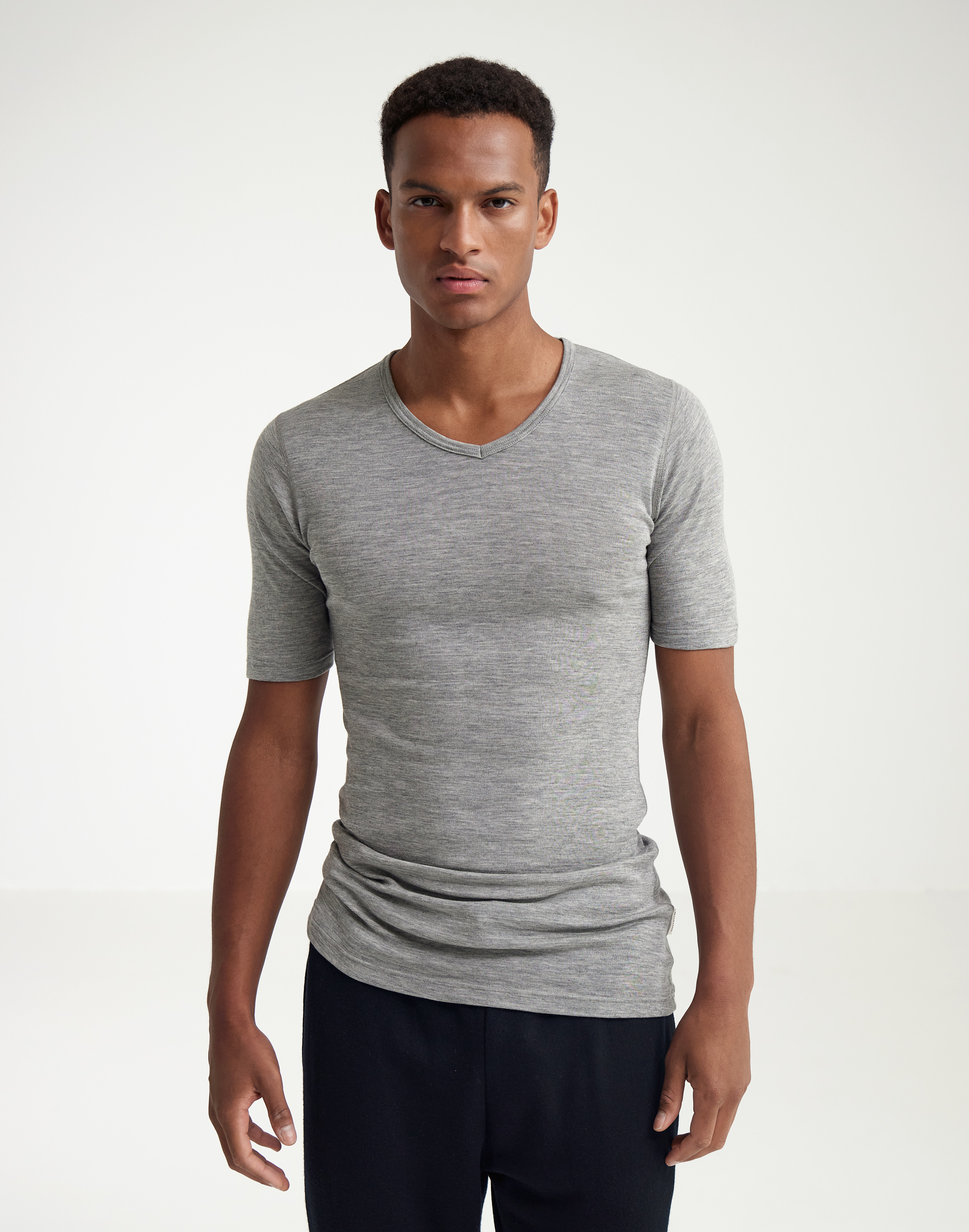 T-shirt met V-hals in merinowol/zijde voor heren