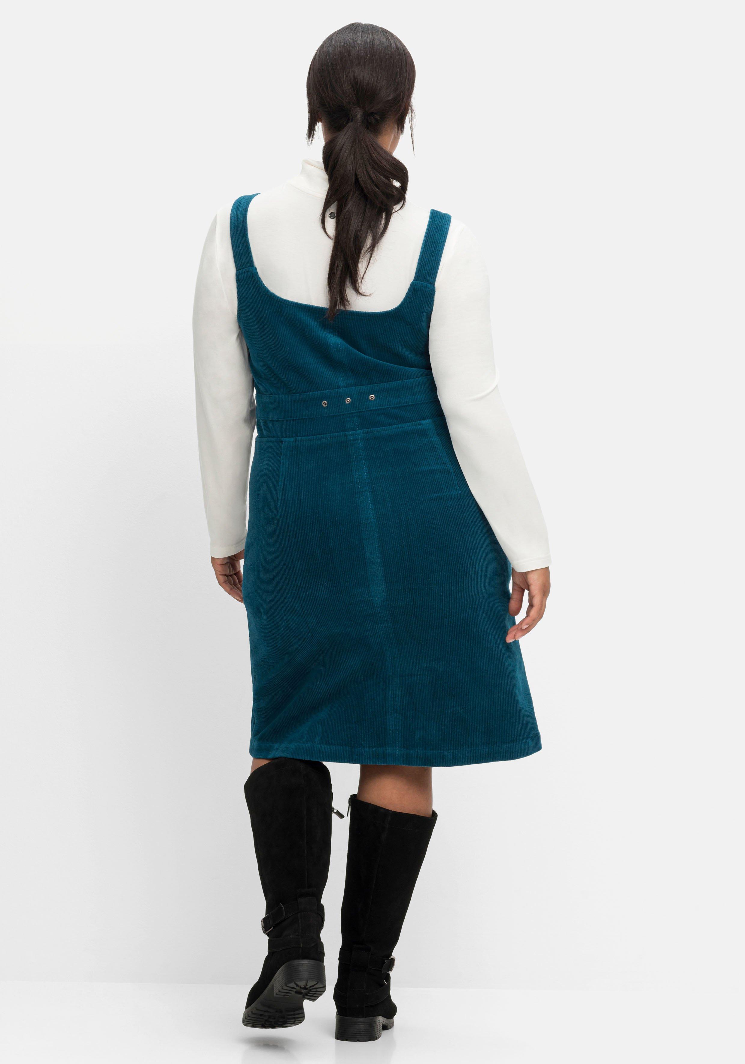 Latzkleid aus Cord, mit Druckknöpfen und Taschen