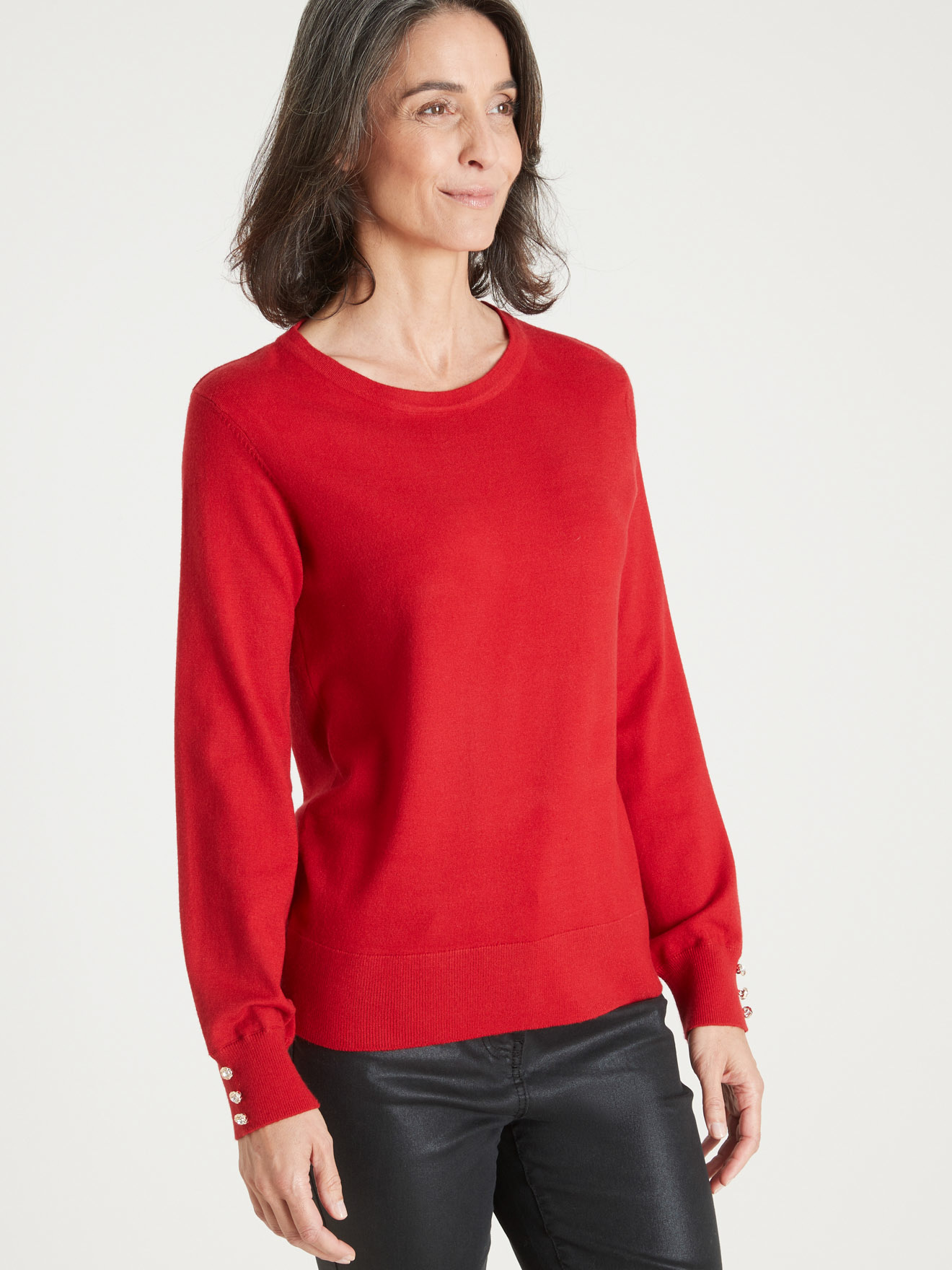Pull boutons-bijoux aux manches
