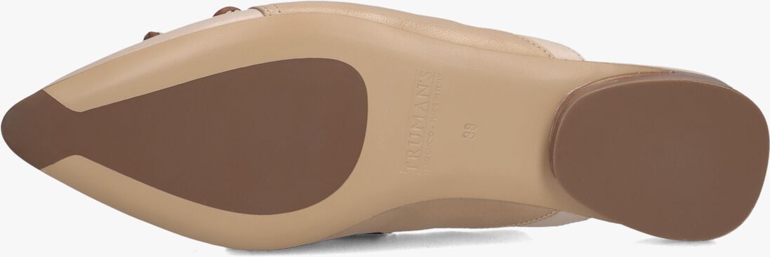beige truman's instappers 4334