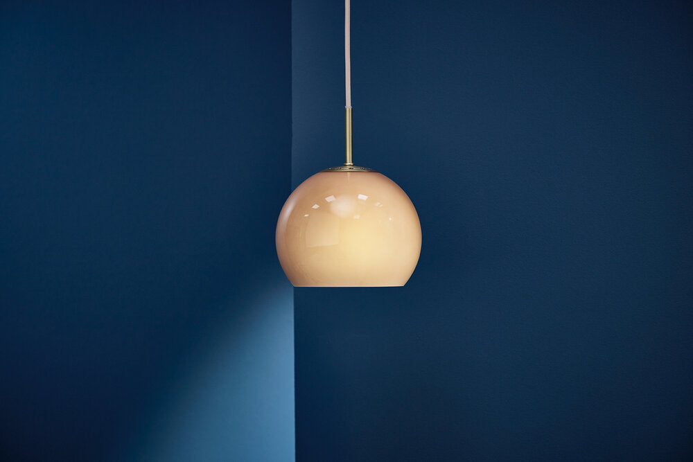 Frandsen  Ball Glass pendellampe, Cappuccino - Ø18 cm.