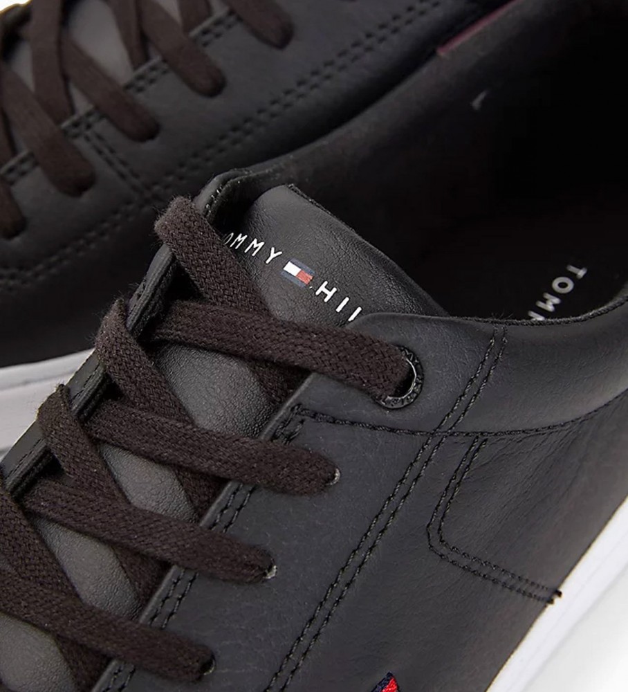 Tênis Tommy Hilfiger Essential em couro vulcanizado, preto