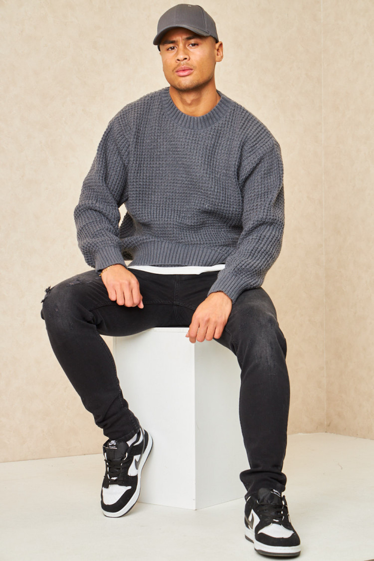 Pull gris col rond aspect crochet
