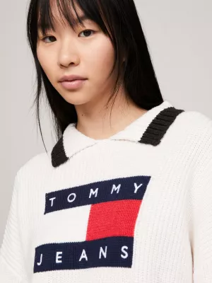 Blusa cropped quadrada com distintivo de bandeira