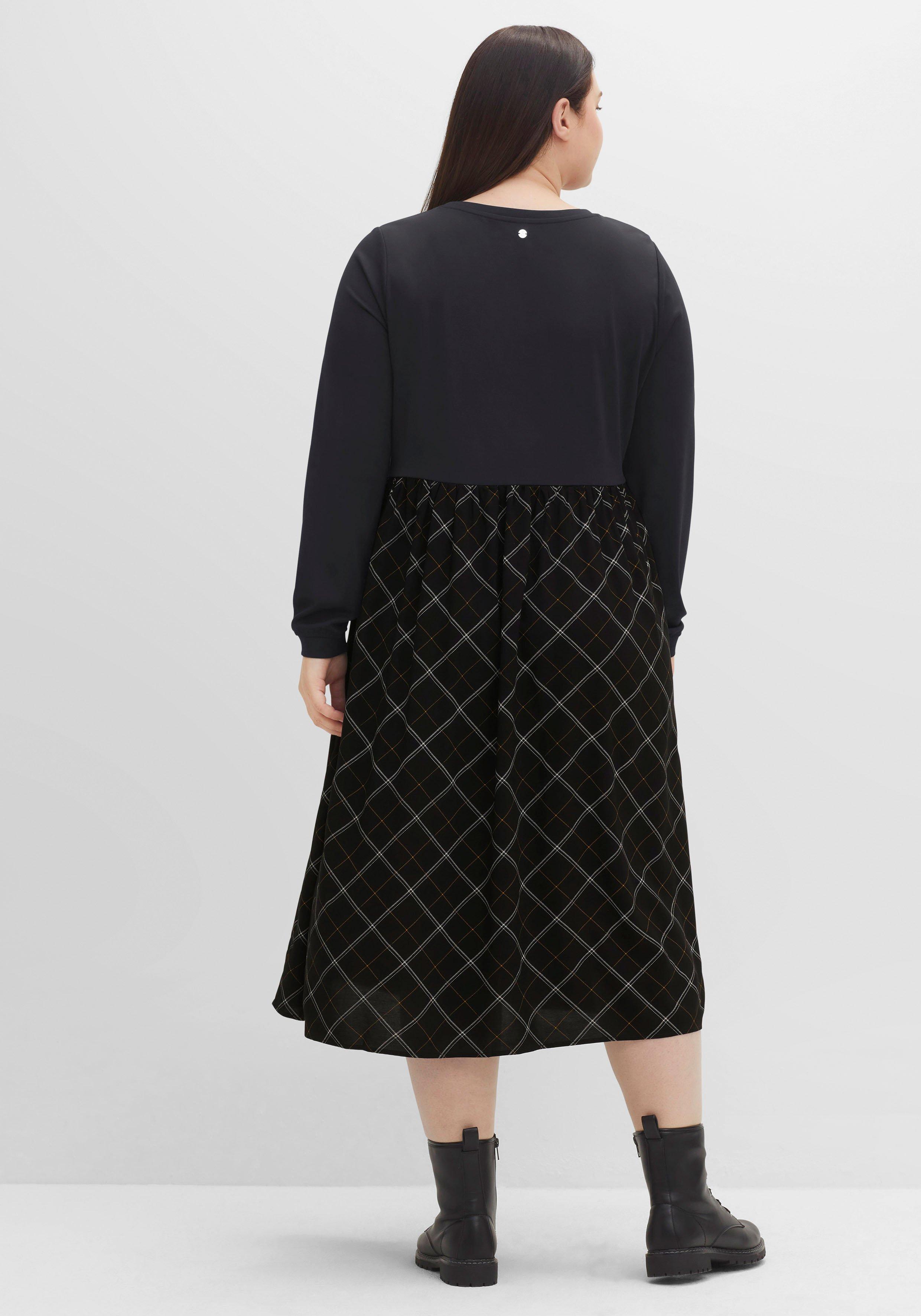 Shirtkleid im Material- und Mustermix