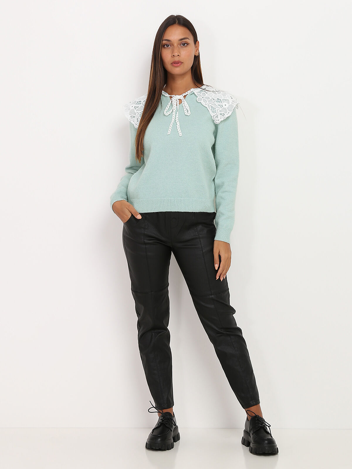 Pull à col claudine XL en dentelle- Vert clair