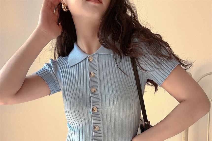 SisLinda - Effen gebreide midi-polojurk met korte mouwen