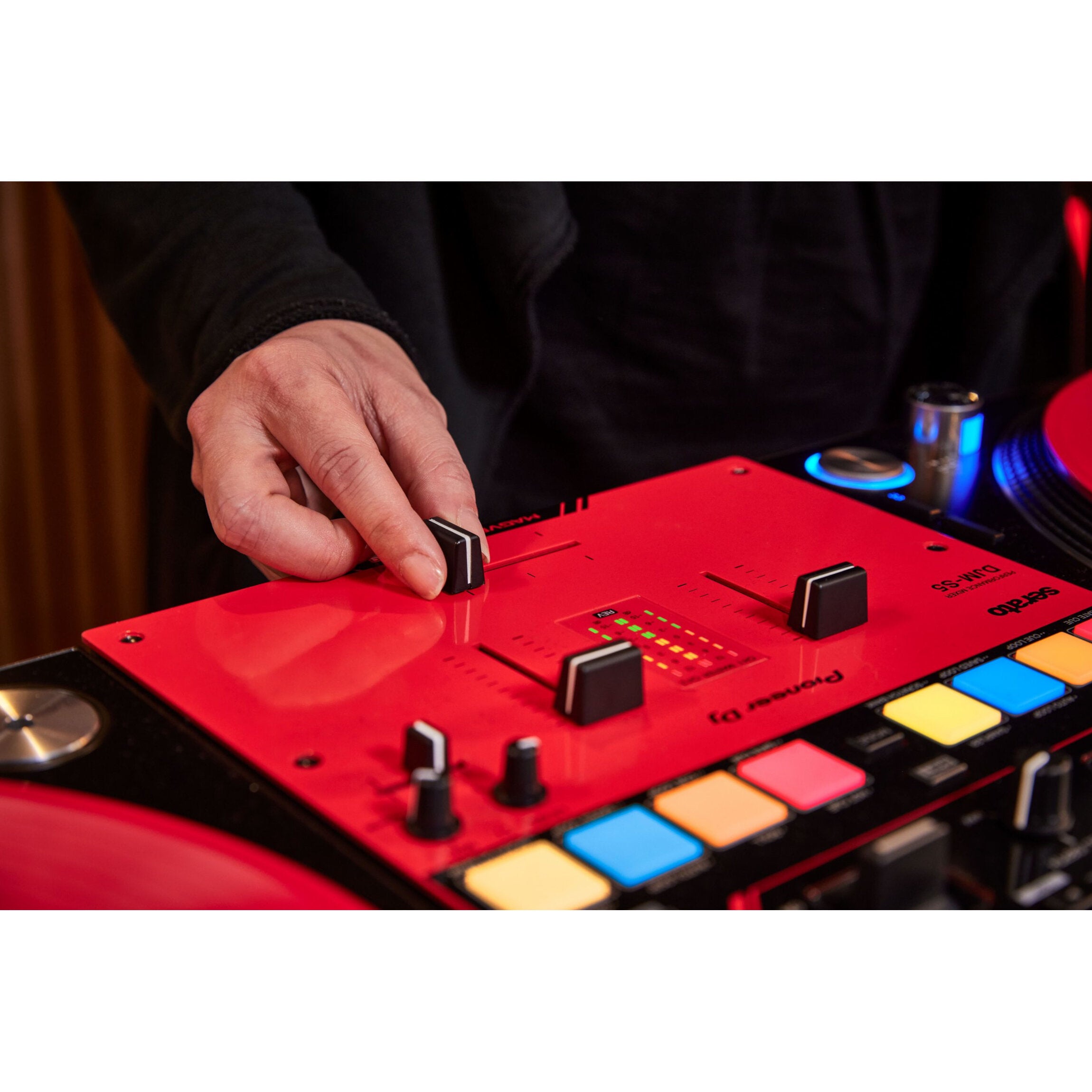 Pioneer DJ DJM-S5 2-kanaals scratch-style DJ-mixer voor Serato DJ Pro