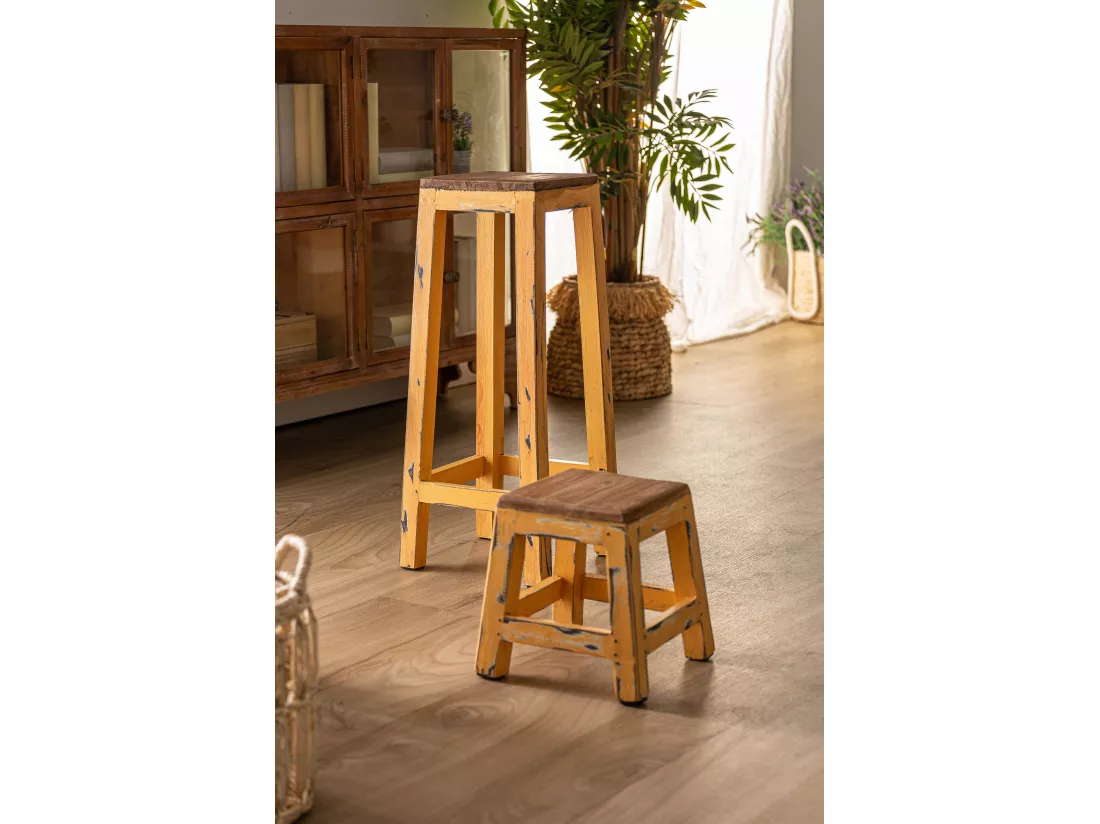 Repose- pied en bois de mahogany moutarde 30x30x30 cm