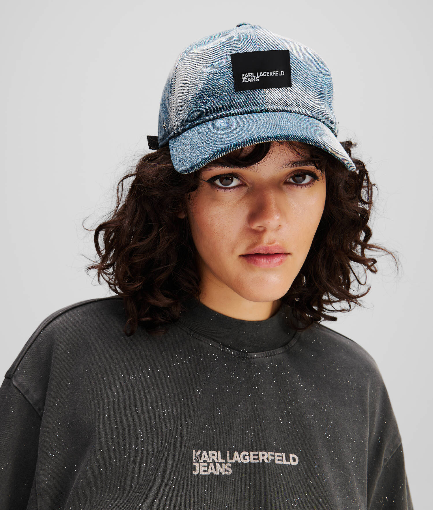 CASQUETTE EN DENIM DÉLAVÉ - Denim blanchi