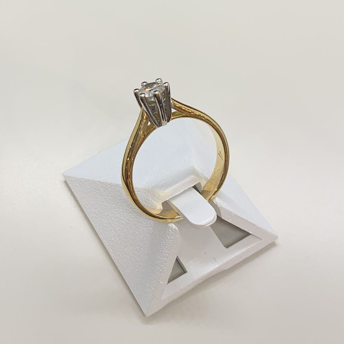Solitaire d'occasion 2 ors 750 diamant 0.30 carat
