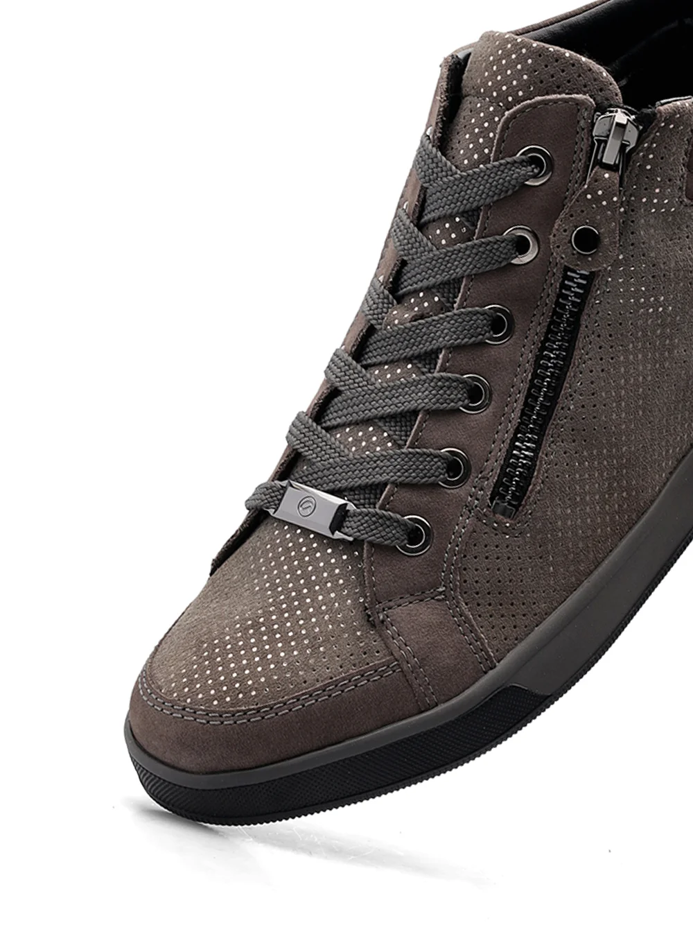 Hightop Sneaker Rom street
