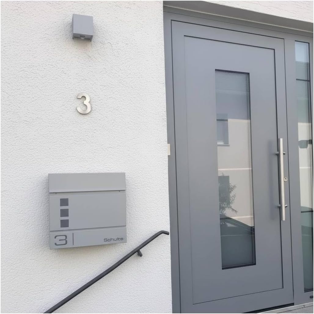 Metzler Briefkasten in Graualuminium RAL 9007 Cube - Name & Hausnummer als Lasergravur - Design Wandbriefkasten inkl. Zeitungsfach - Briefkasten mit Fenster - Größe: 37 x 37 x 10,5 cm