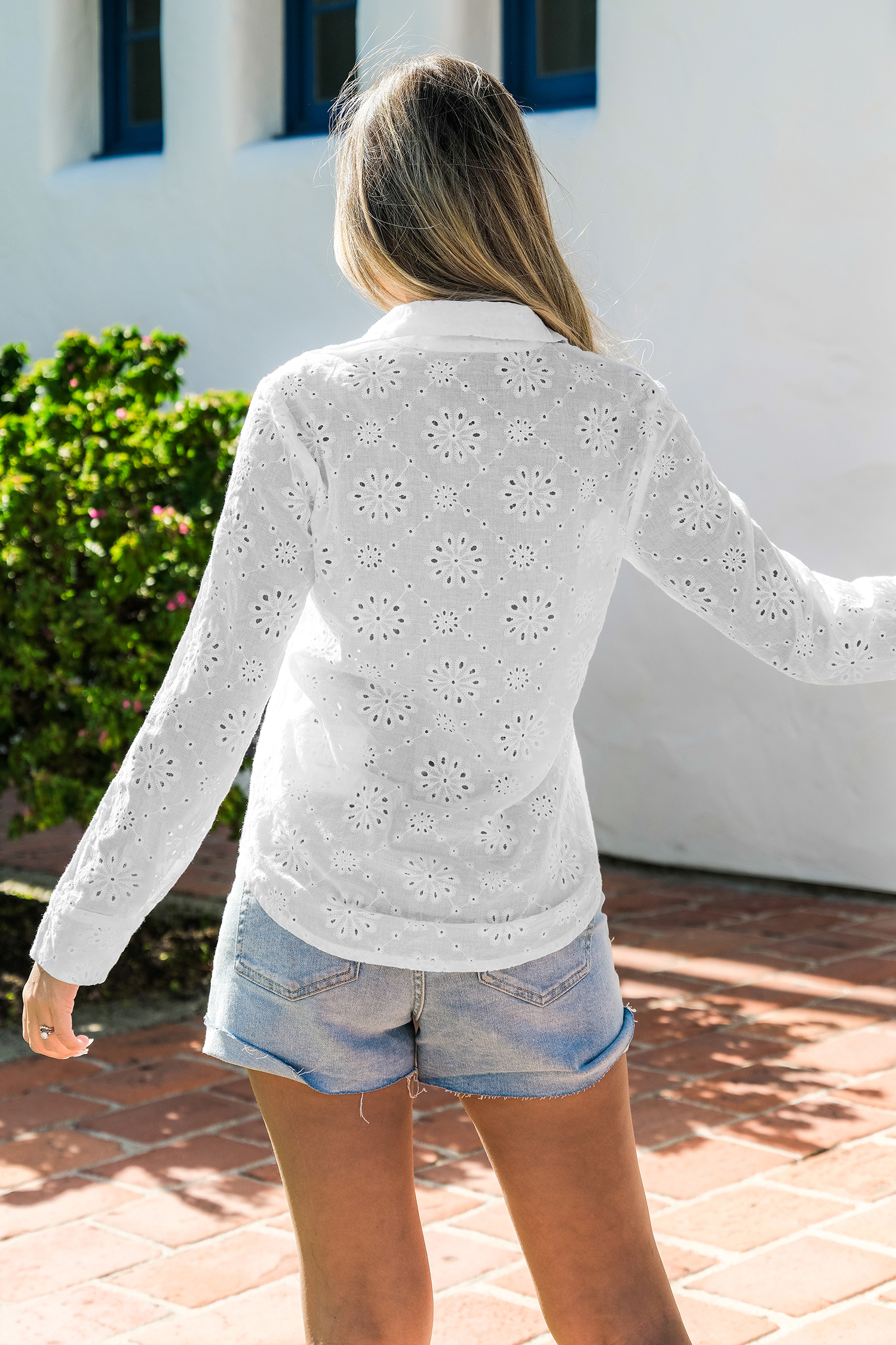 Chemise en pur coton avec col à boutons et œillets blanche