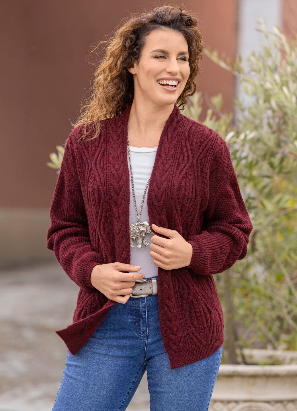 Strickjacke mit Perlfangakzenten