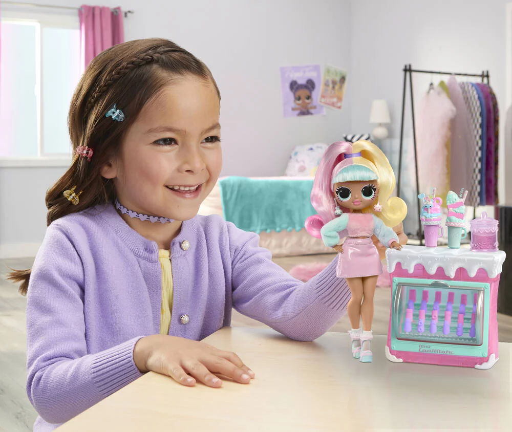 LOL SURPRISE - OMG SWEET NAILS™ -  POUPEE MANNEQUIN CANDYLICIOUS SPRINKLES SHOP