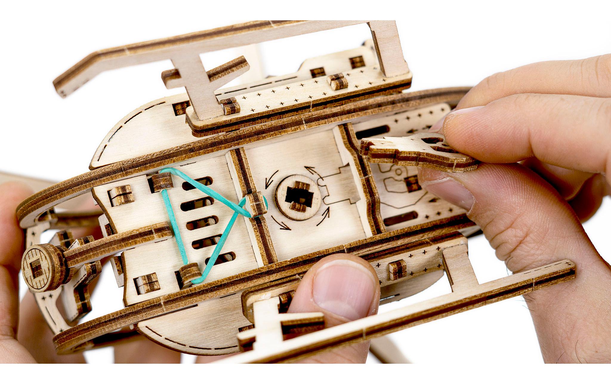 Tiny Adventures – Helicopter HolzbausatzDetaillierter Hubschrauber-Modellbausatz mit beweglichen Teilen