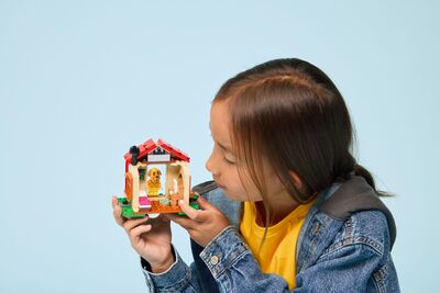 LEGO Animal Crossing 77058 Det koselige huset til Goldie
