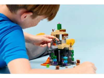 LEGO Zombiekerker (21587)