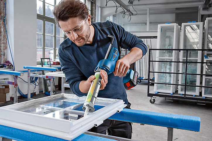 Pistolet à mastic Bosch Professional GCV 18V-310 (sans batterie)
