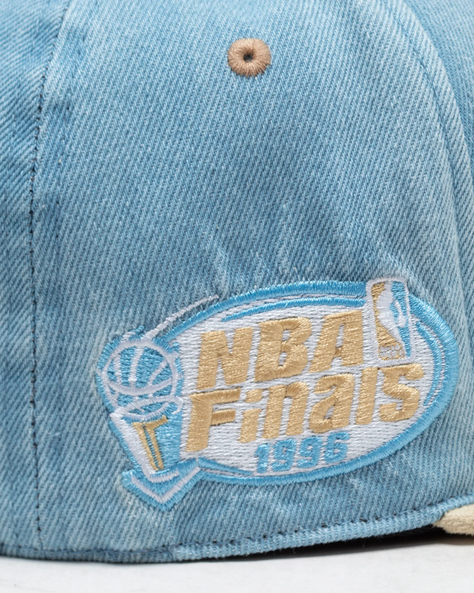 Mitchell & Ness NBA BLUE JEAN BABY FITTED HWC BULLS