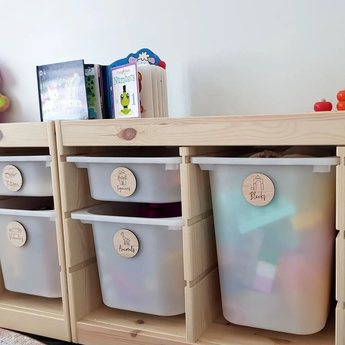 (16er Set) Selbstklebende Holz Schilder Organzier Etiketten Spielzeug Kennzeichnung mit Gravur für Kinderzimmer - Braun