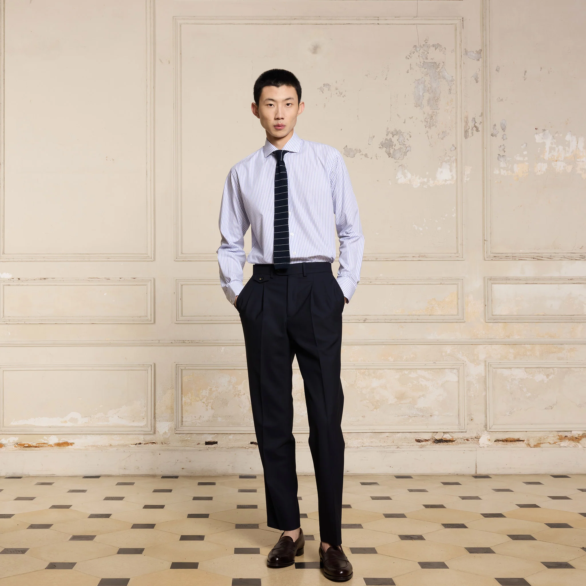 White poplin shirt with blue stripes