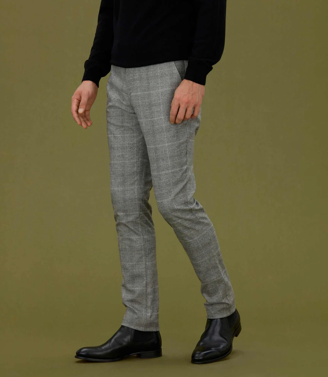 Pantalon chino à carreaux gris 