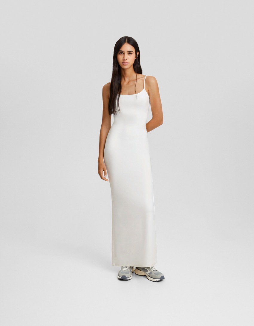 Vestido longo justo com alças finas