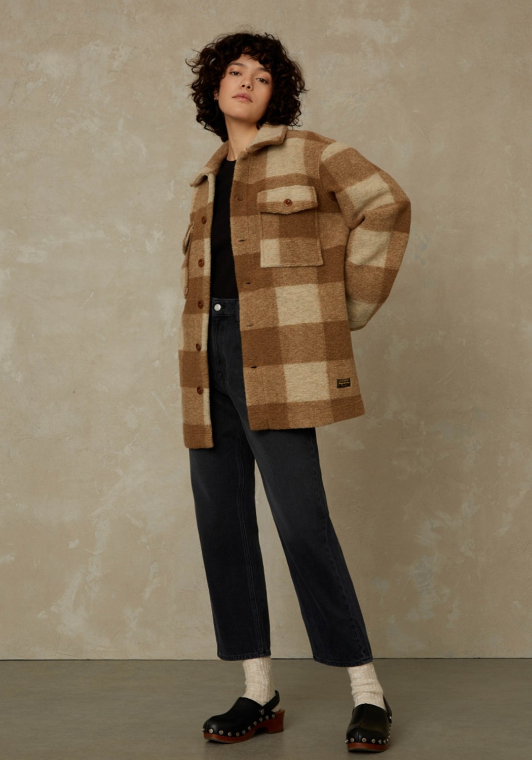 Kings Of Indigo Jeans Liora Cropped Clean Recycled Worn Black