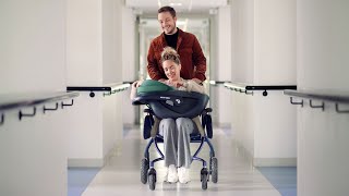 FamilyFix 360 0 - 4 Y  40 - 105 cm  0 - 17,4 kg    Intuitive Drehung mit nur einer Hand |    FlexiSpin-Drehung |    Rück- und vorwärts gerichtet ab der Geburt bis zu 4 Jahren |    Audiovisuelles Installationsfeedback |