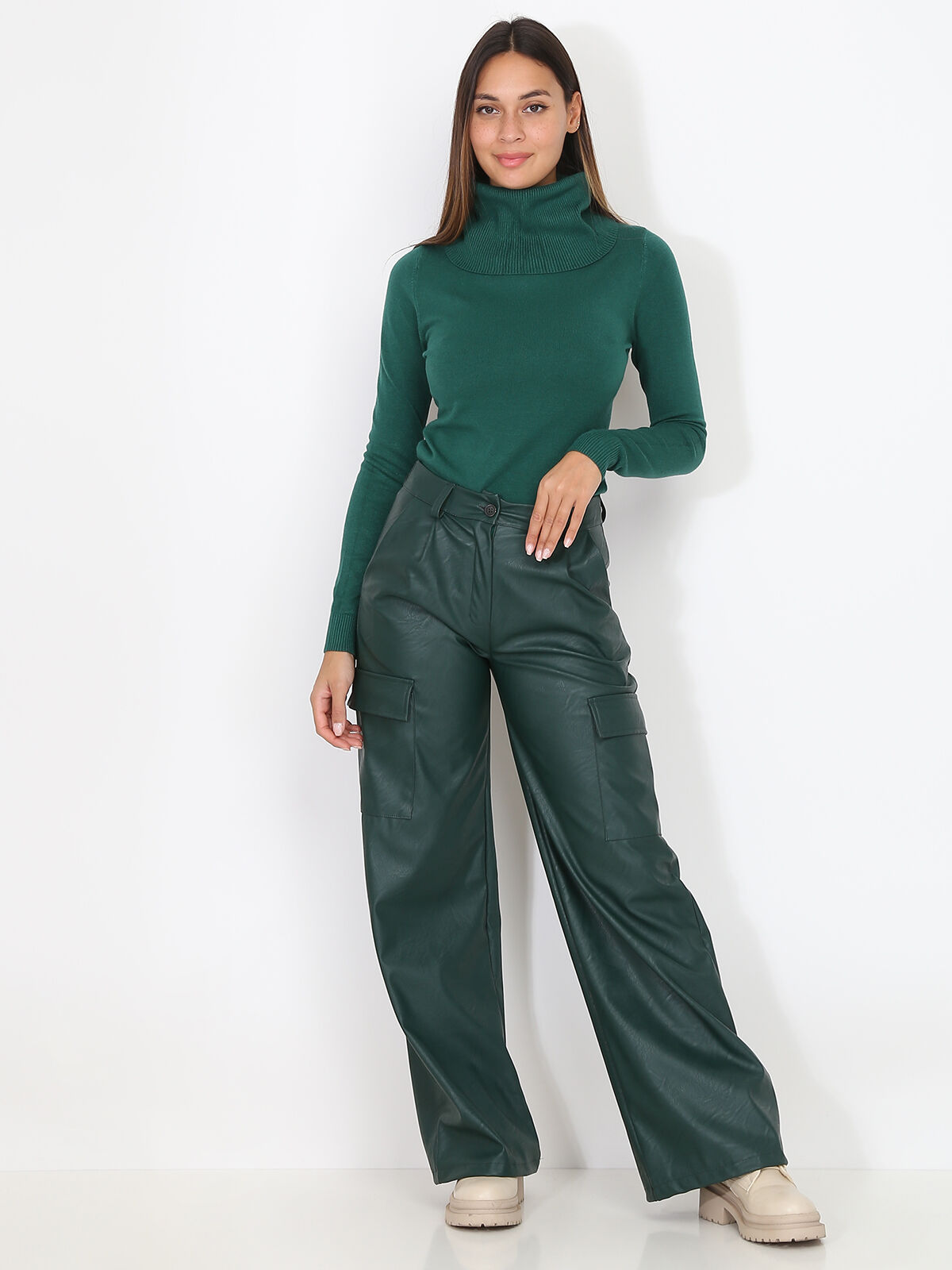 Pantalon cargo évasé en simili- Vert